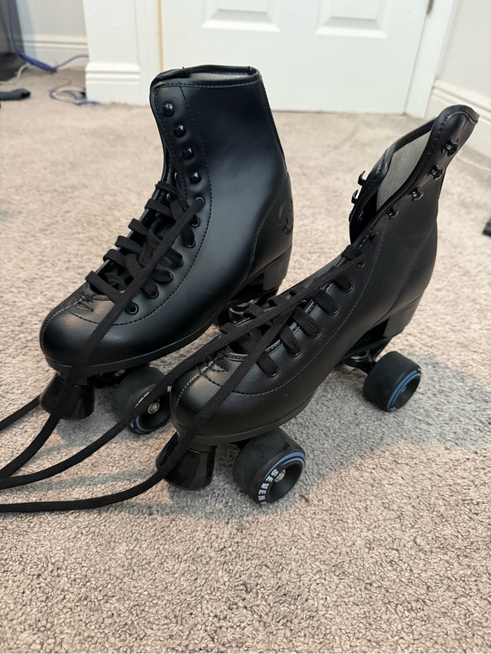 Black Classic Leather Quad Roller Skates